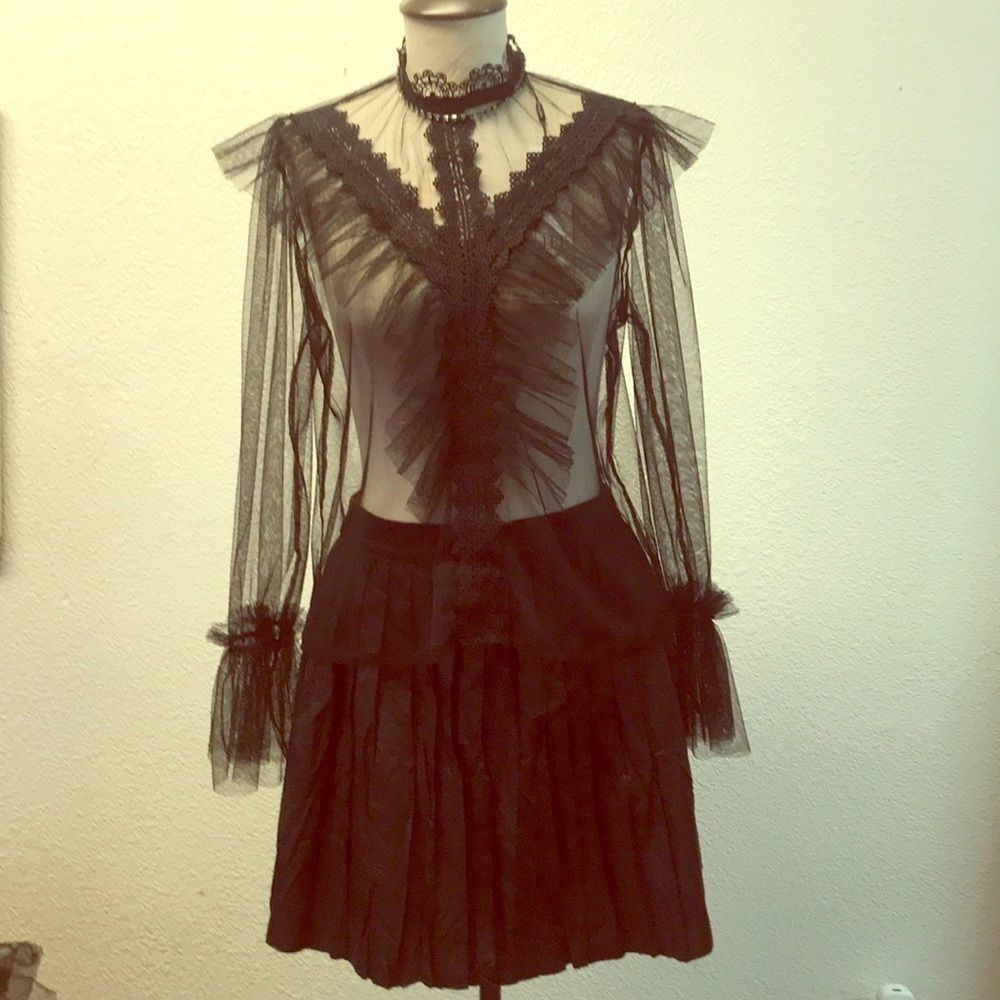 Black skirt - Picture 1 of 2